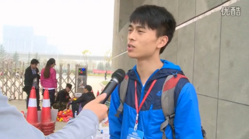 视频: 专访郑开马拉松起点志愿者负责人 李广林